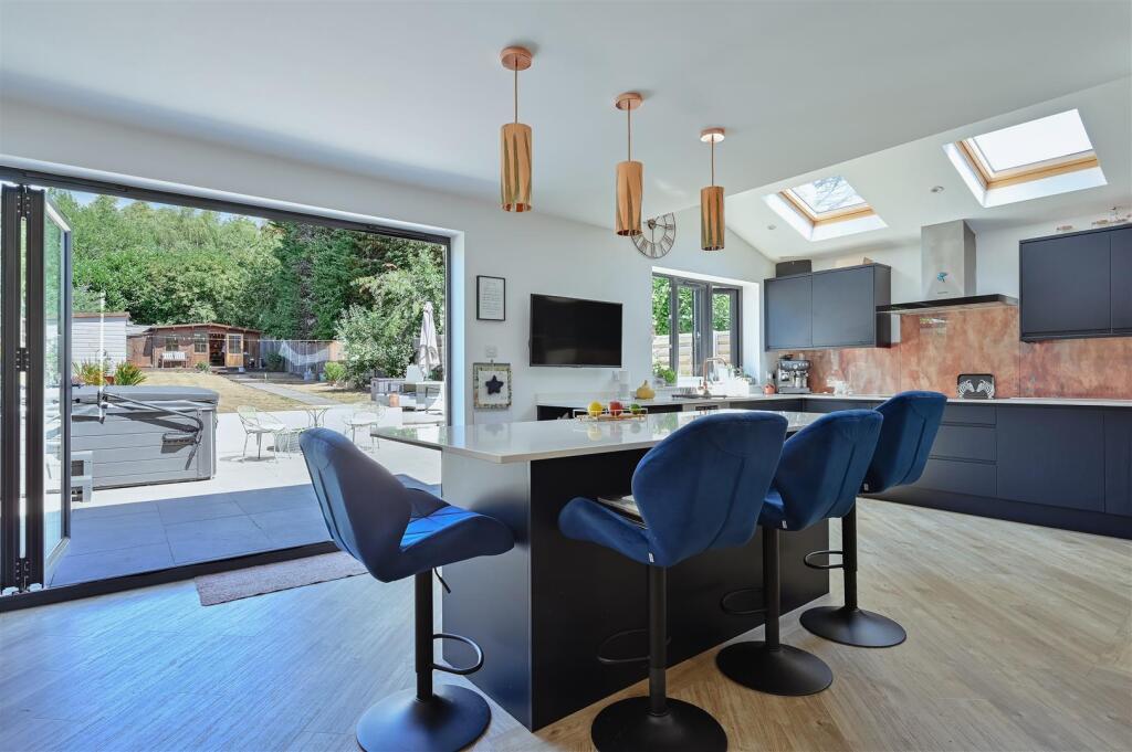 Additional image 4 of Marshalls Way, Wheathampstead, St. Albans