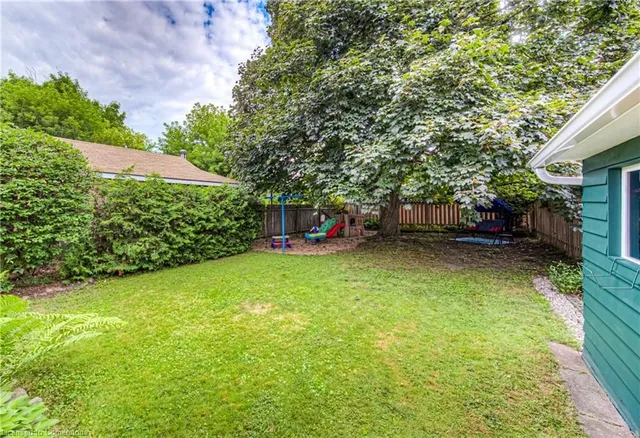 Additional image 42 of 32 Ellis Ave