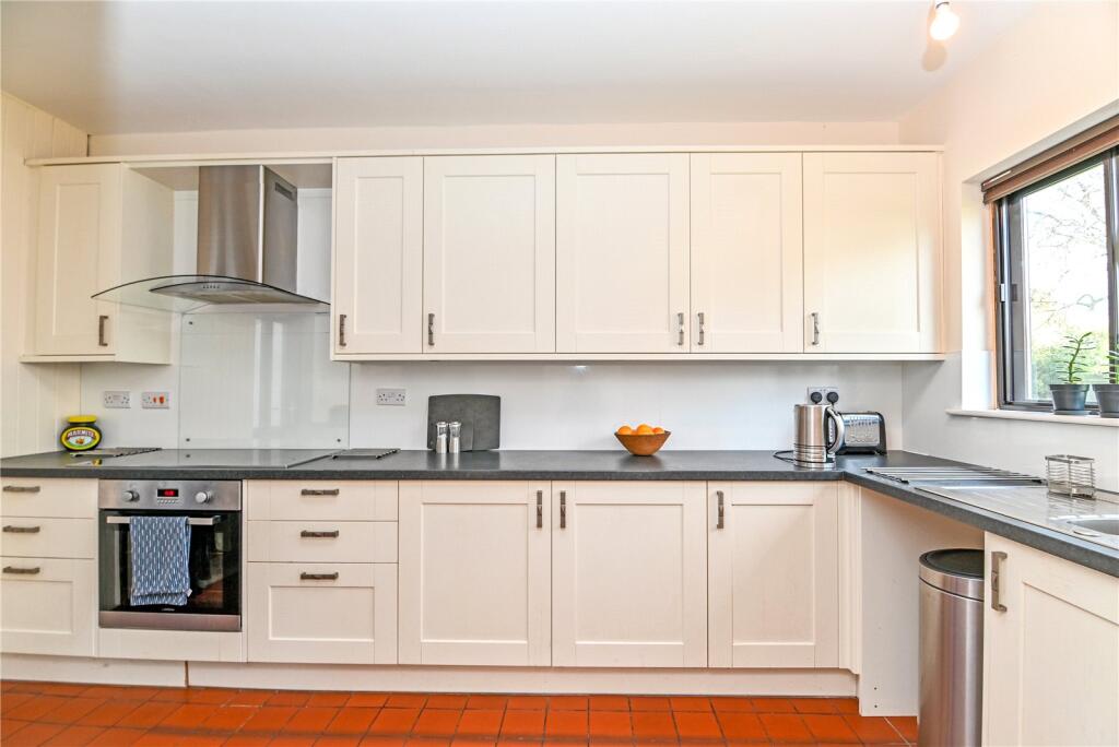 Additional image 4 of Chestnut Avenue, Barton on Sea, New Milton, Hampshire, BH25