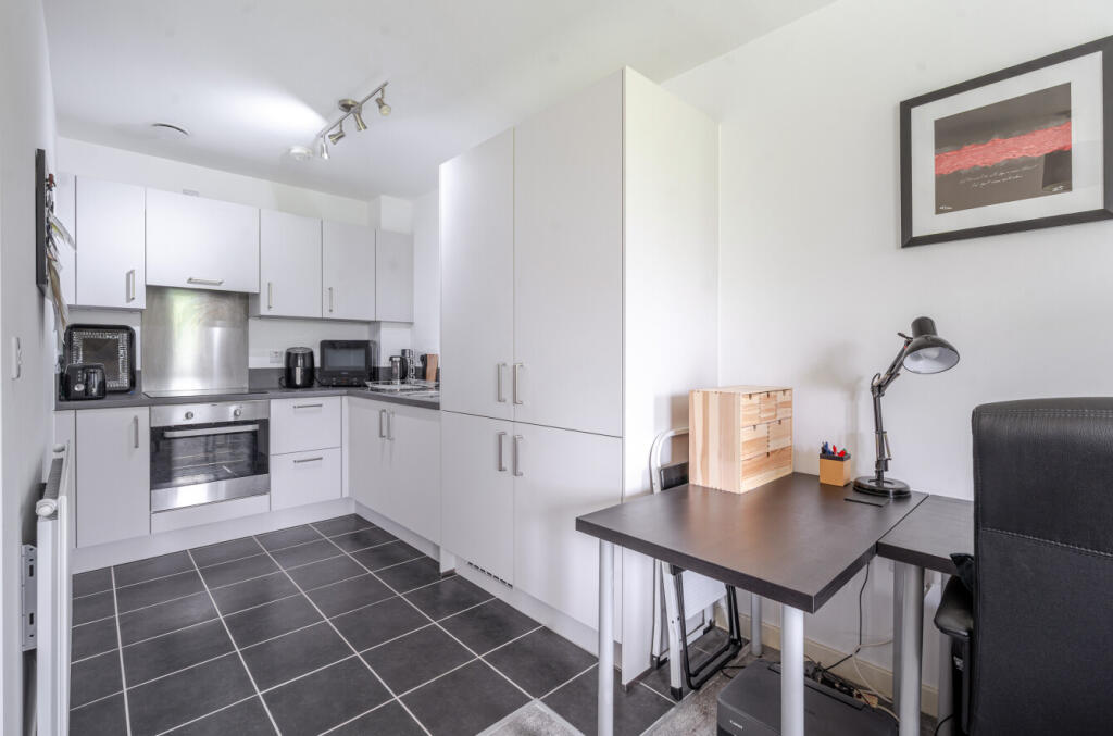 Additional image 4 of Waddington House, 62 Barnes Wallis Way, Bricket Wood, AL2