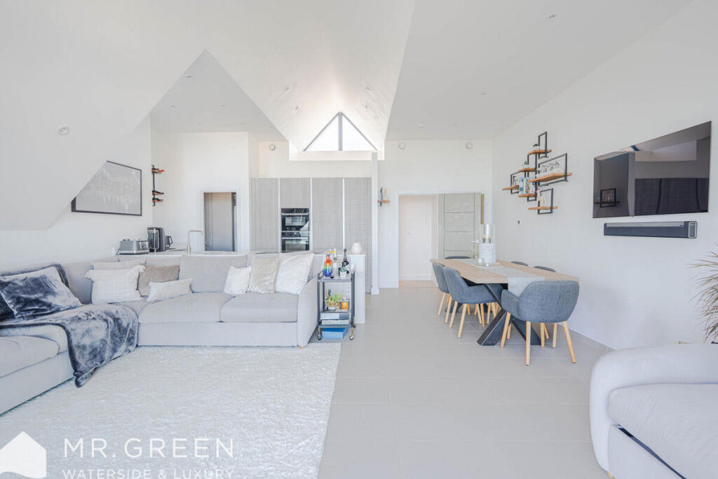 Additional image 19 of Moonstone, Southbourne Overcliff Drive, Southbourne, Bournemouth, BH6 3NP