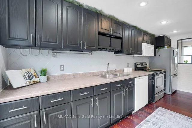 Additional image 6 of 18 Camrose Crt