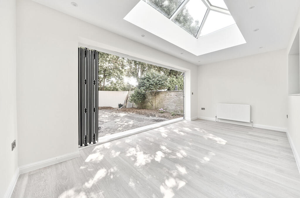 Additional image 22 of Latimers Close, Highcliffe, Christchurch, BH23