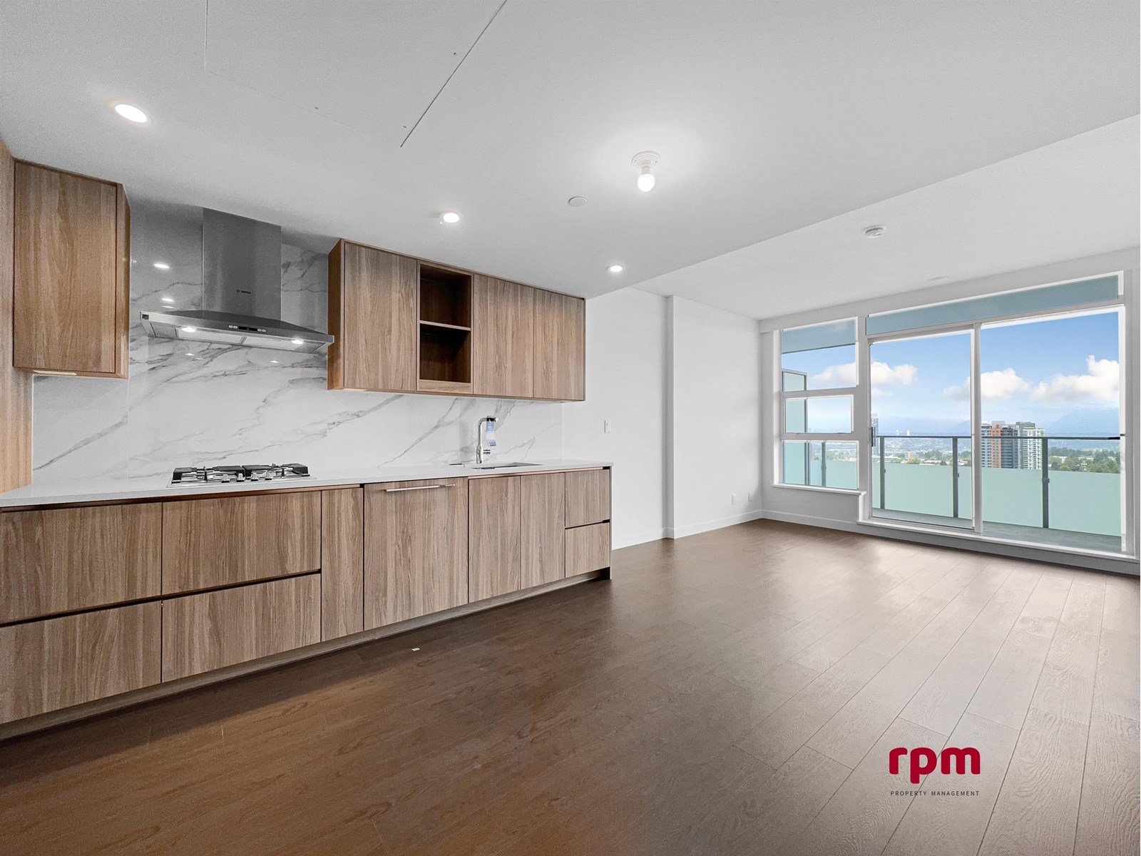 33xx 13778 100 AVENUE|Surrey, British Columbia V3T0V3