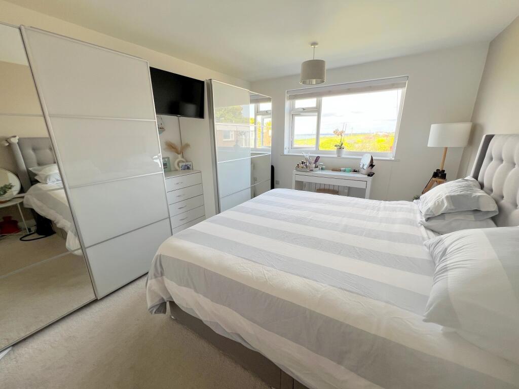 Additional image 6 of Marine Drive, Barton On Sea, New Milton, Hampshire. BH25 7EL