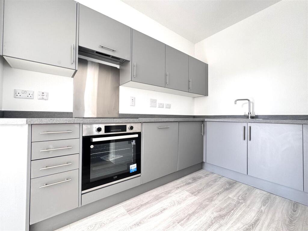 Additional image 7 of Hartington Place, Eastbourne BN21 3BG