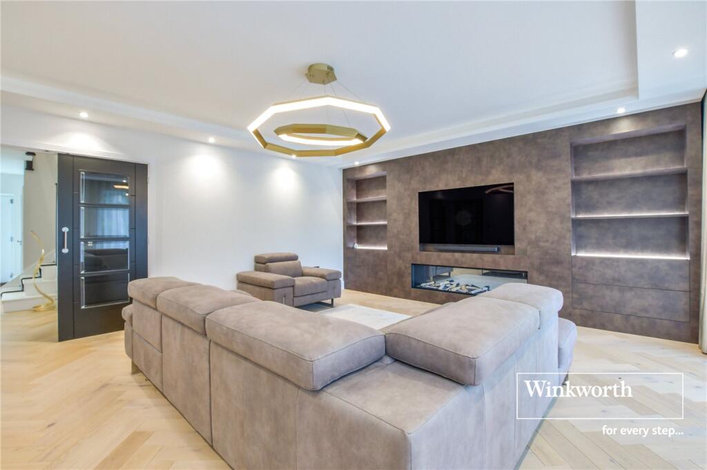 Additional image 10 of Dormy Crescent, Ferndown, Dorset, BH22