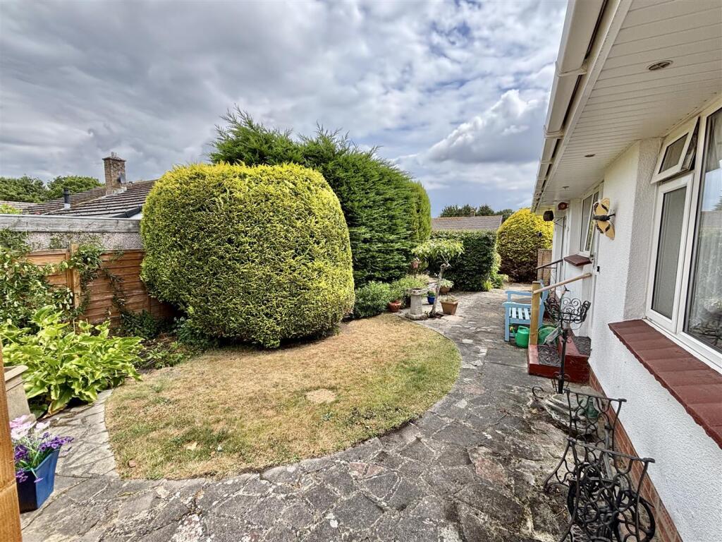 Additional image 2 of Richard Close, Upton