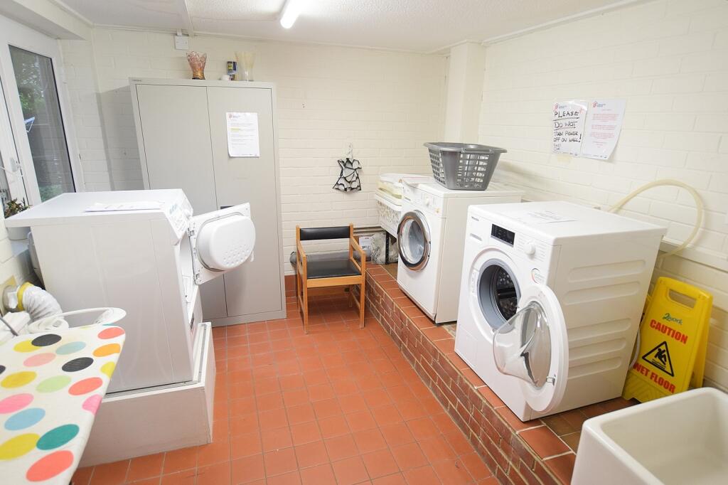 Additional image 10 of Barton Court Road, New Milton, Hampshire. BH25 6NP
