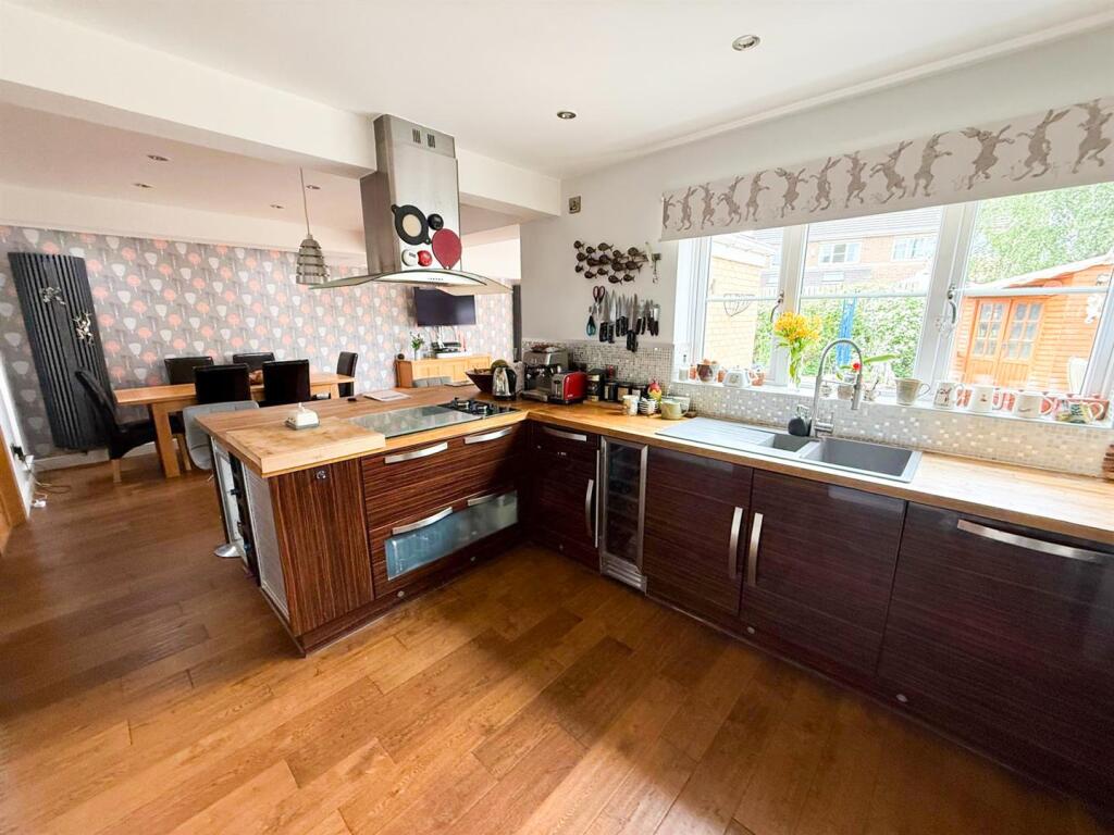 Additional image 4 of Curlew Court, Steeton