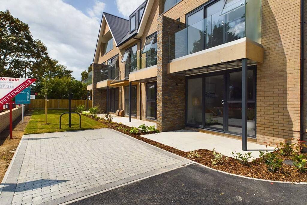 Additional image 11 of Wortley Road, Highcliffe On Sea, Christchurch, Dorset, BH23