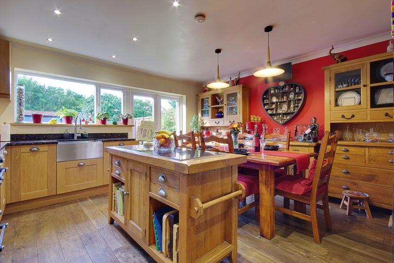 Additional image 7 of Bascott Road, Wallisdown -Charming and Spacious: Four-Bedroom Chalet Hideaway