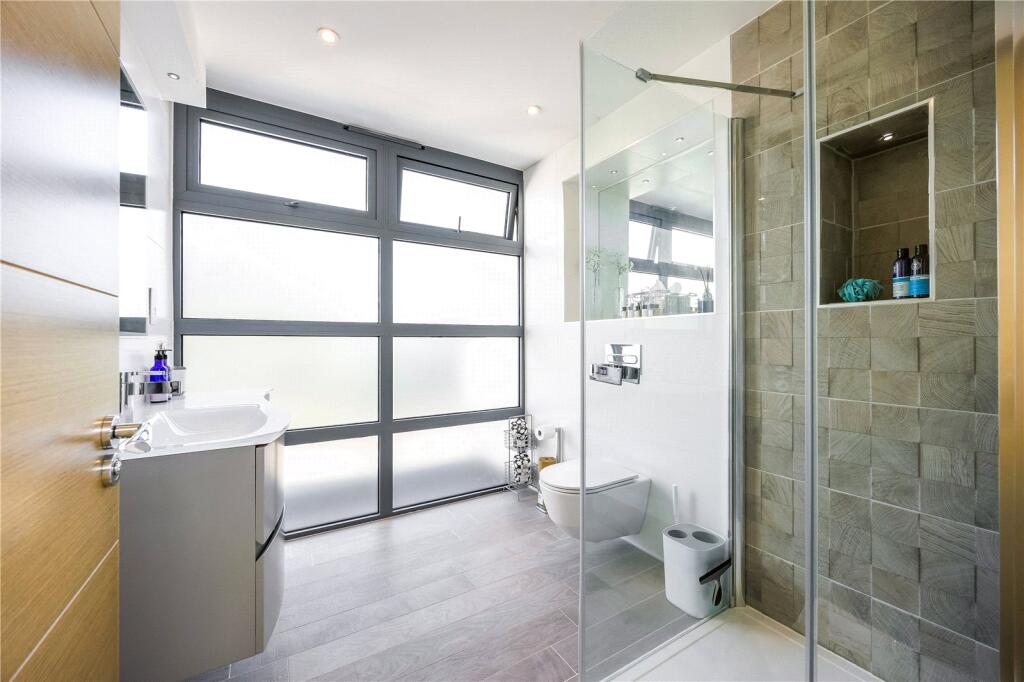 Additional image 15 of Avon Run Close, Christchurch, Dorset, BH23