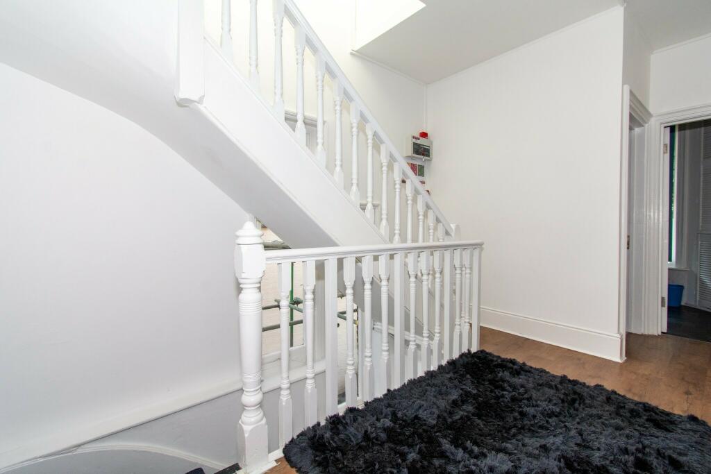 Additional image 4 of Large 6 Bed Modern Maisonette