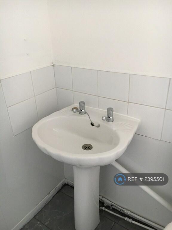 Additional image 13 of Parkway, Bradford, BD5