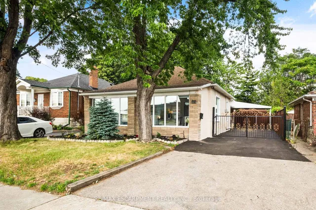 Additional image 3 of 665 Kipling Ave