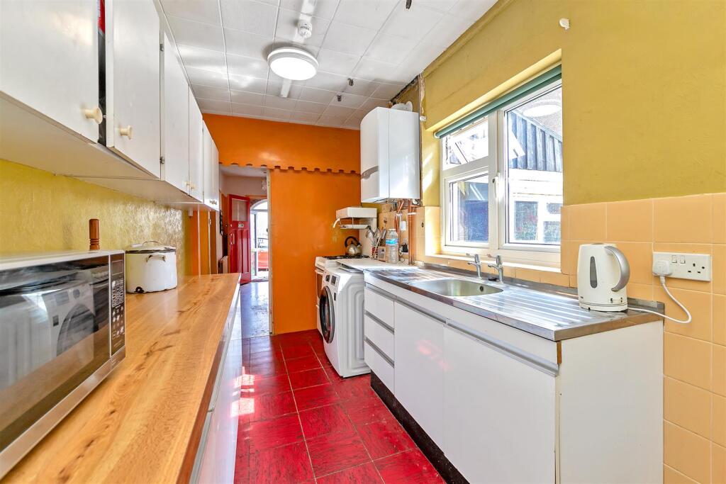 Additional image 7 of Wynchlands Crescent, St Albans