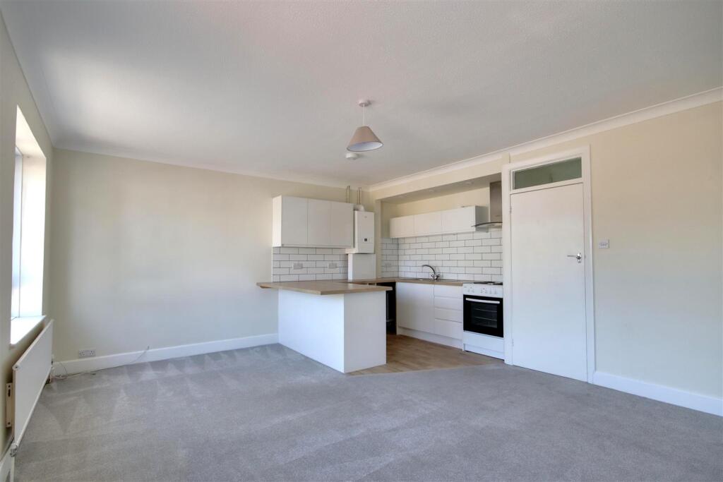 Additional image 4 of South Street, Lancing, BN15