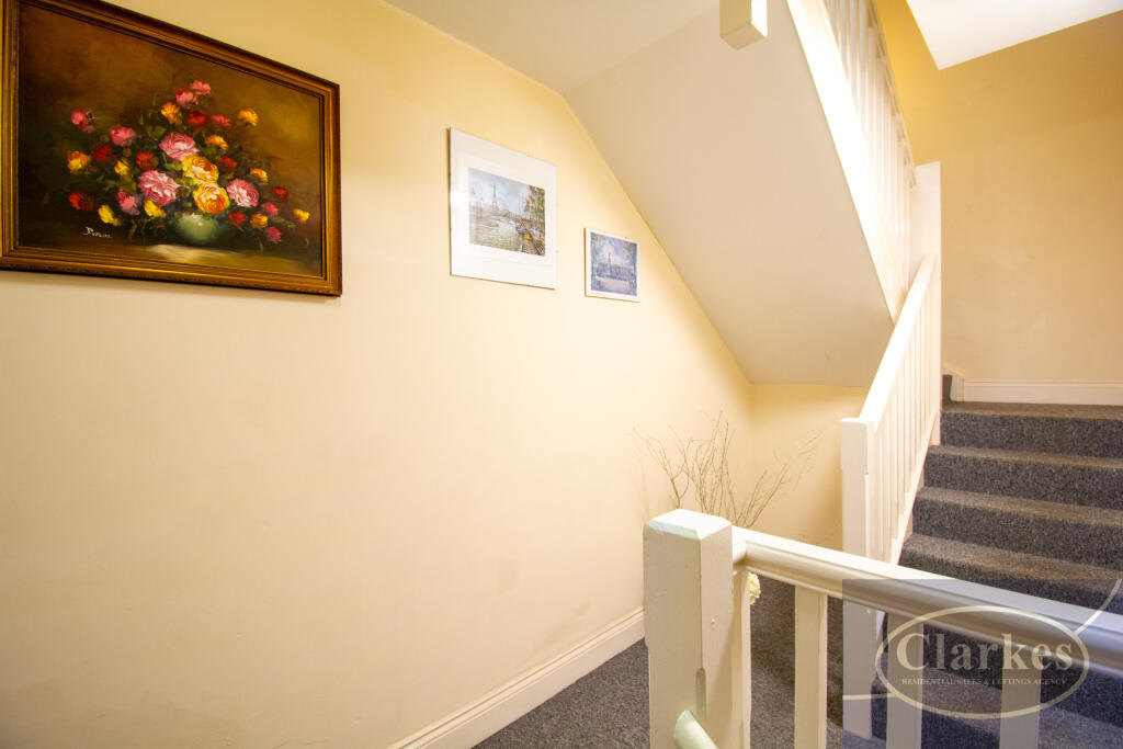 Additional image 6 of 2 Bed Flat With Parking in Winton