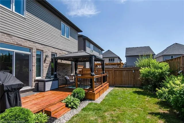 Additional image 45 of 42 Fenside St