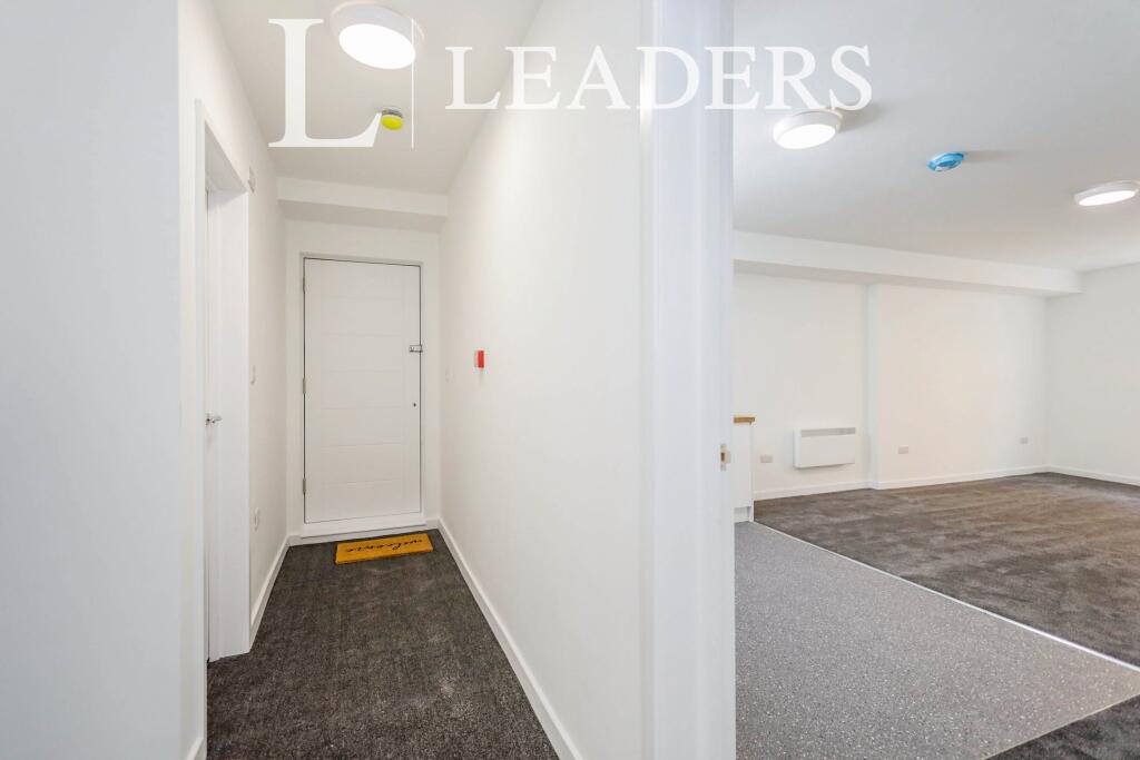 Additional image 8 of Commerical Road