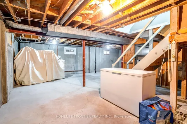 Additional image 32 of 23 Henley Cres