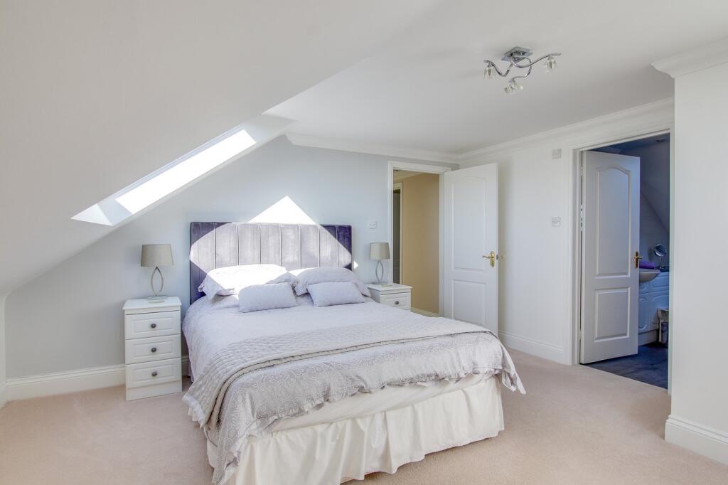 Additional image 26 of Glen Close, Barton on Sea, New Milton, BH25