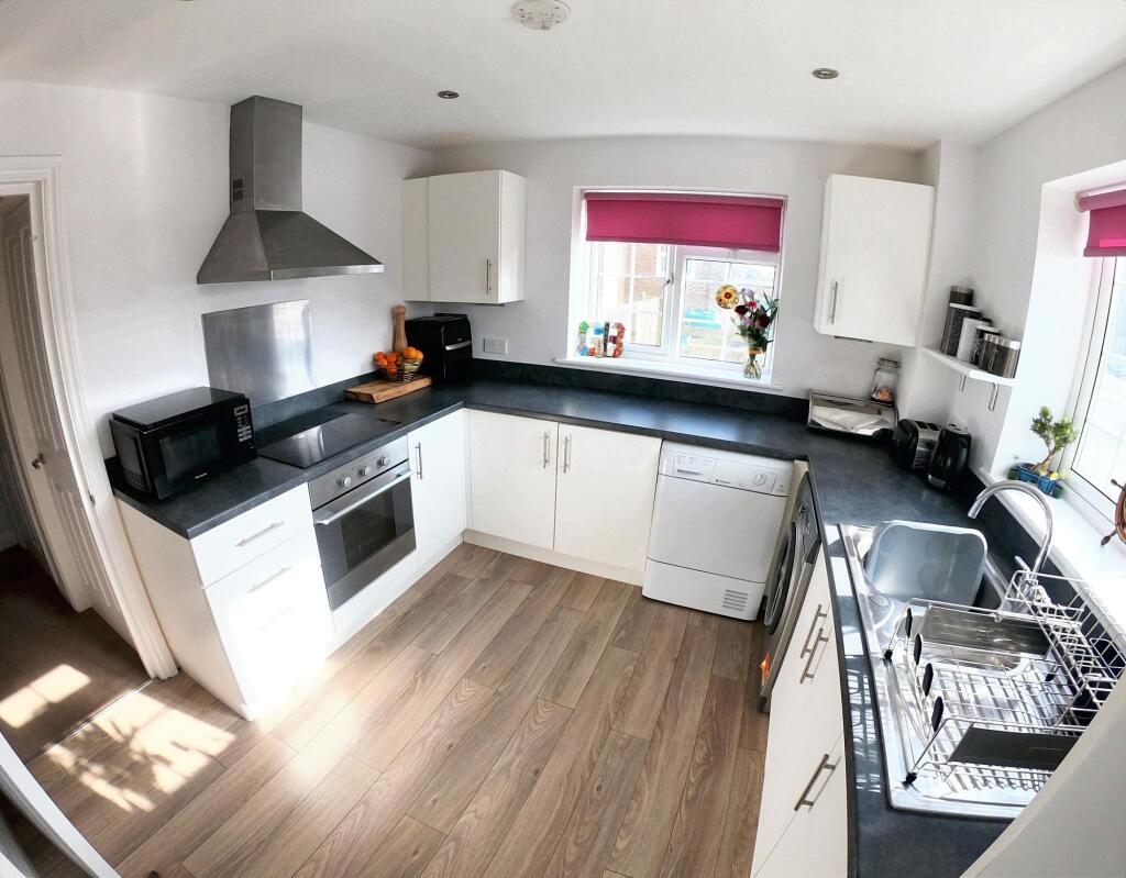 Additional image 16 of Central House, Central Avenue, Telscombe Cliffs, BN10 7LJ