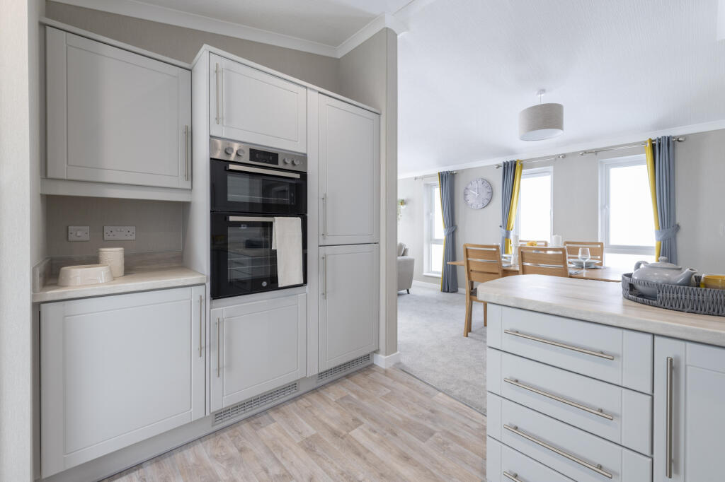 Additional image 4 of New Milton, Hampshire, BH25