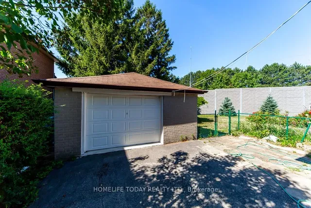 Additional image 24 of 61 Lord Roberts Dr