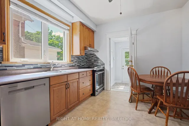 Additional image 26 of 58 Pandora Ave