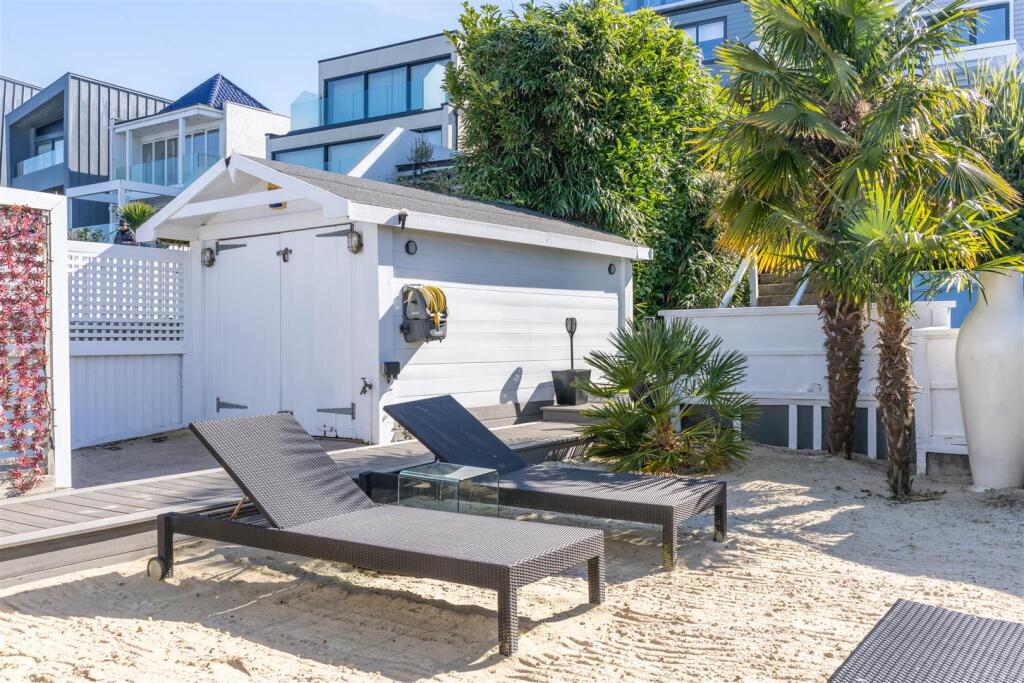 Additional image 21 of The Horseshoe, Sandbanks