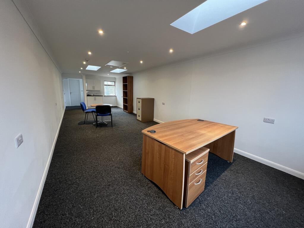 Additional image 7 of Unit 8, The Parade, 147 Wareham Road, Corfe Mullen, Wimborne, Dorset, BH21 3LA