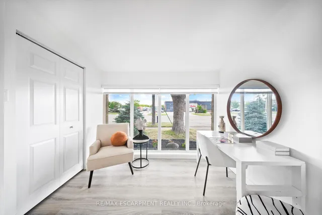 Additional image 27 of 665 Kipling Ave