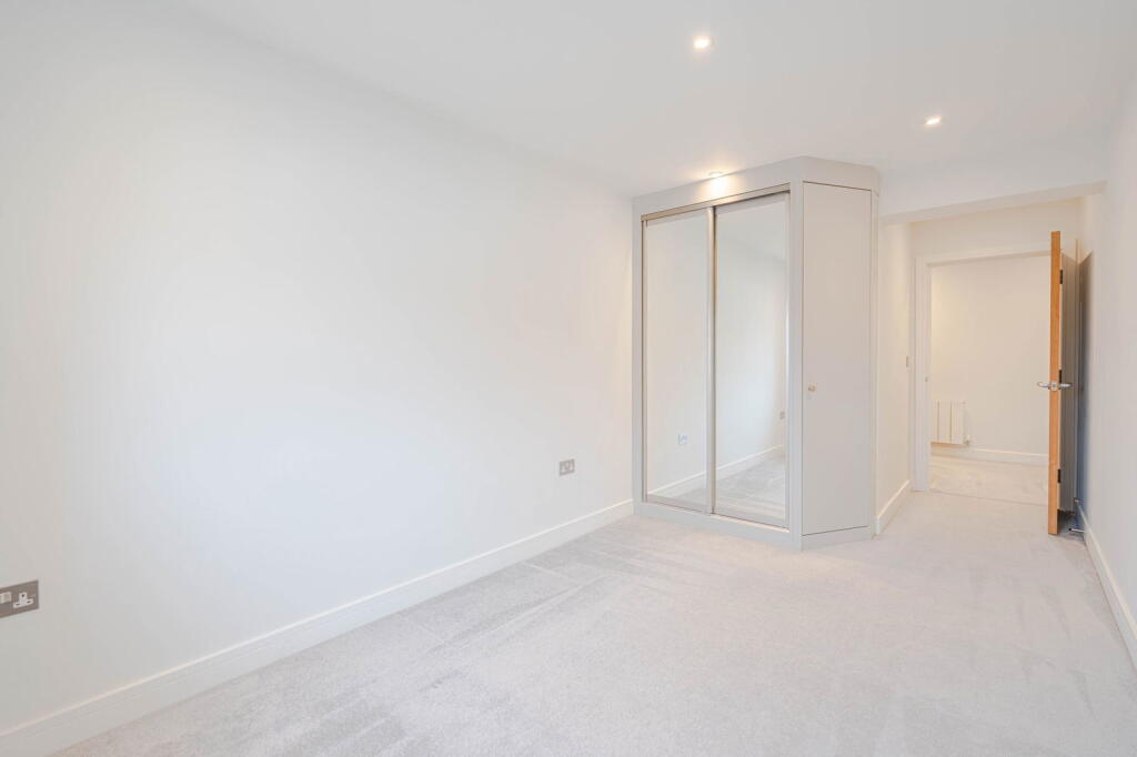 Additional image 14 of 24 Church Street, Christchurch, Dorset, BH23 1FJ