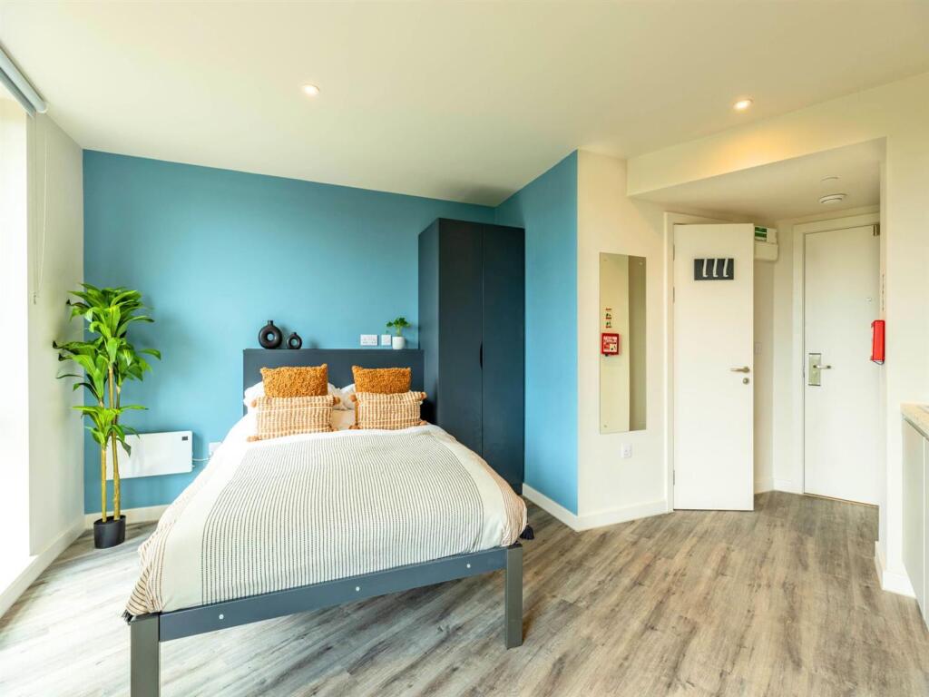 Additional image 40 of Birmingham | Student | September | B30