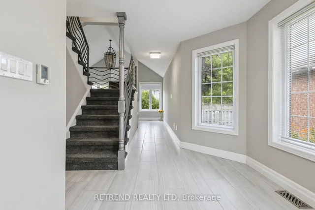 Additional image 3 of 134 QUEEN CHARLOTTE Cres