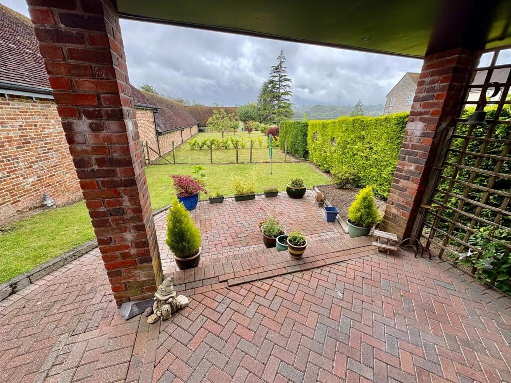 Additional image 16 of Horton