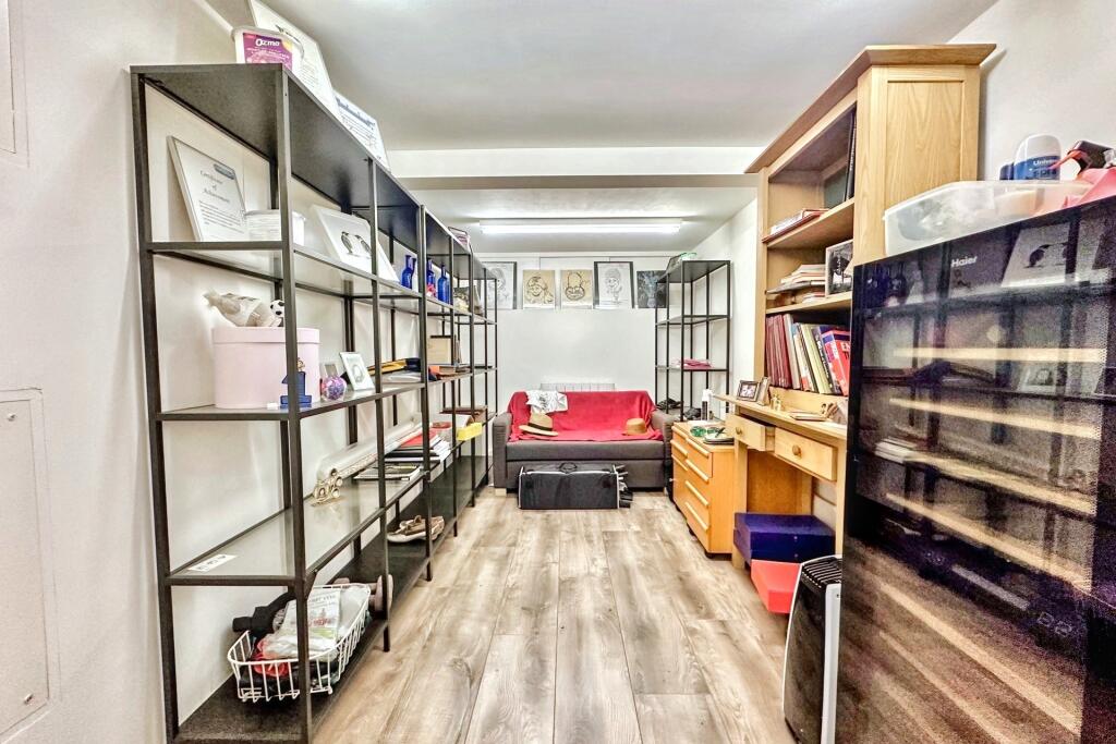 Additional image 18 of Poole