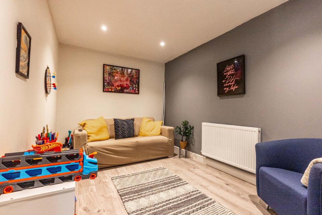 Additional image 10 of Neville Close, St. Albans, Hertfordshire, AL3