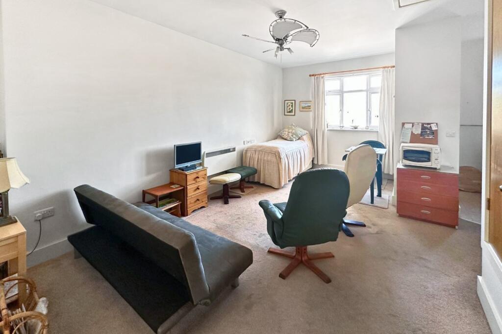 Additional image 10 of Lymington Road, Highcliffe, Dorset. BH23 5EY