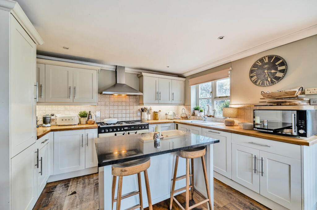 Additional image 4 of Tiptoe Road, Wootton, BH25