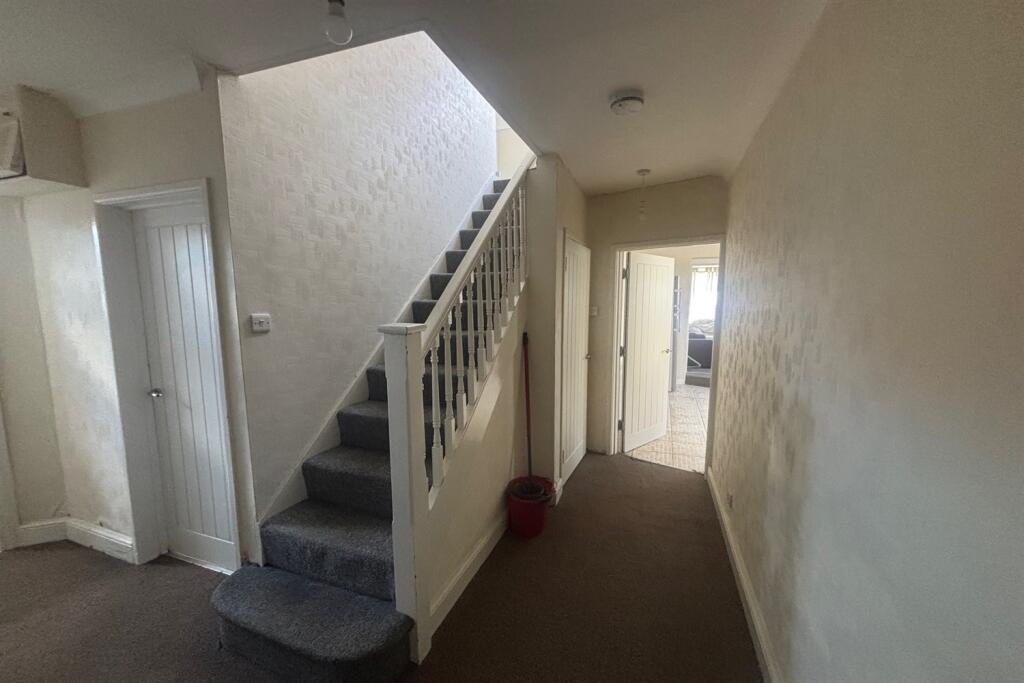 Additional image 13 of 5 bedroom Detached Chalet Bungalow in Wallisdown