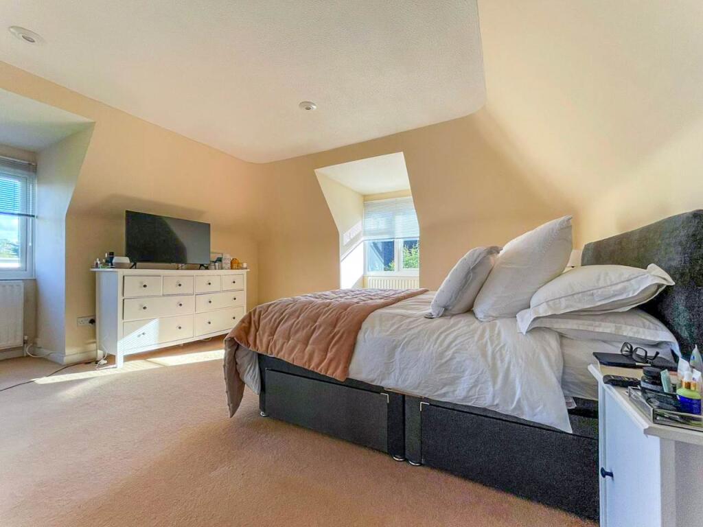 Additional image 8 of 2 Sea view Road, Walkford, Highcliffe