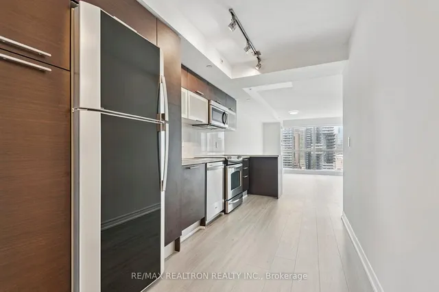 Additional image 20 of 386 Yonge St Unit 2201