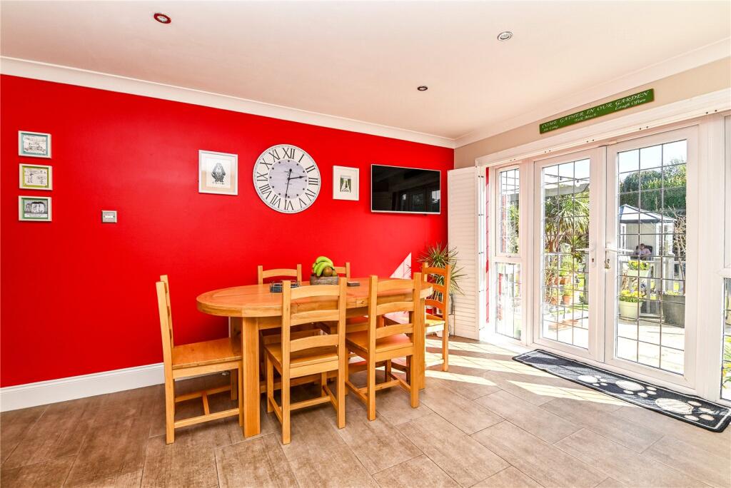 Additional image 4 of Willow Walk, Barton on Sea, New Milton, Hampshire, BH25