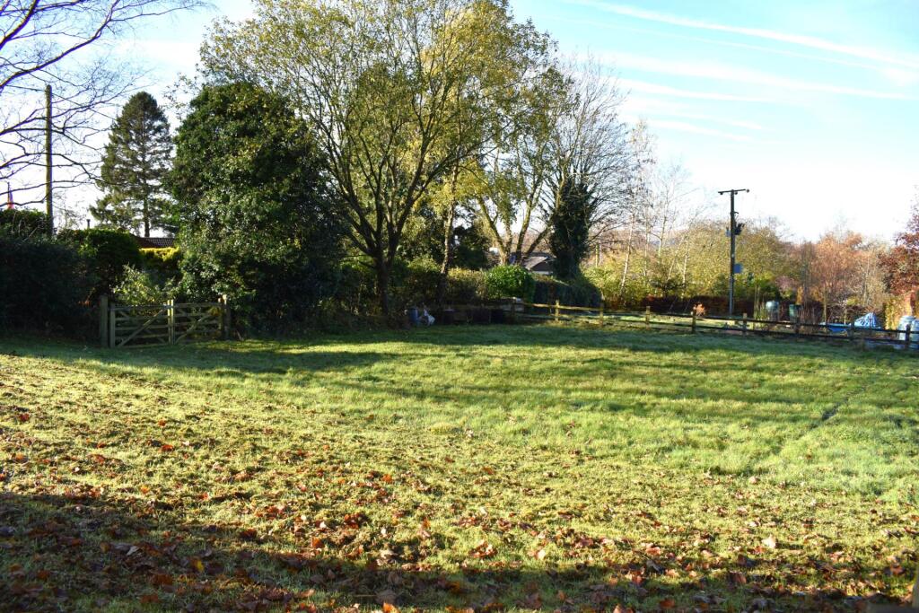 Additional image 35 of 4 or 5 Bedrooms - Riding Gate, Harwood