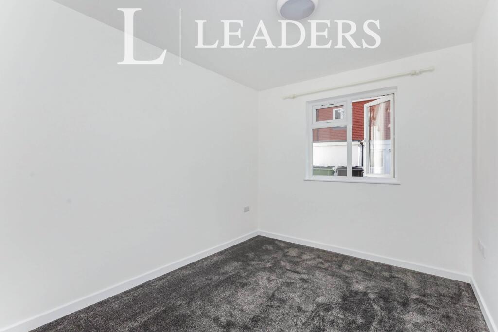 Additional image 6 of Commerical Road