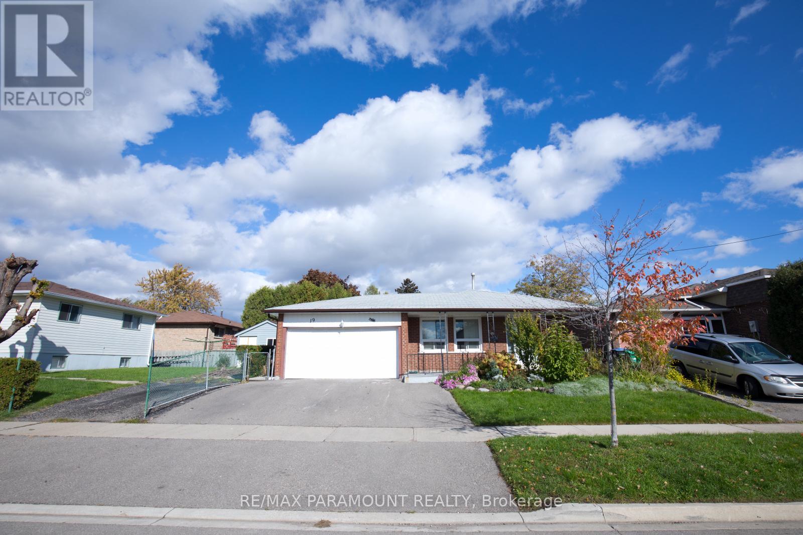 UPPER - 19 HORNE DRIVE|Brampton (Brampton North), Ontario L6V2V1
