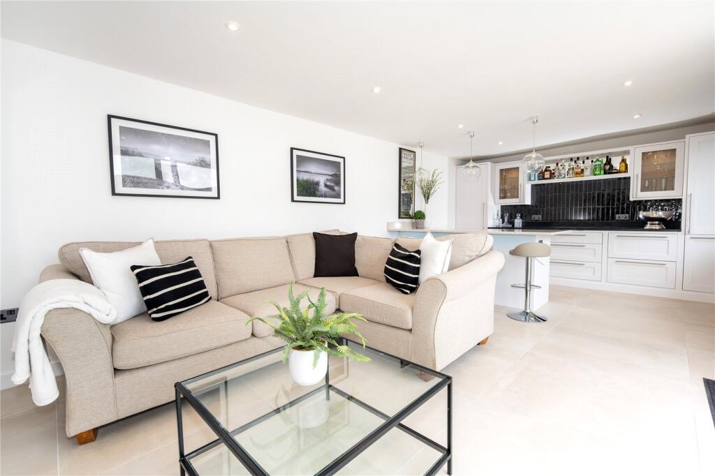 Additional image 25 of Springfield Avenue, Christchurch, Dorset, BH23